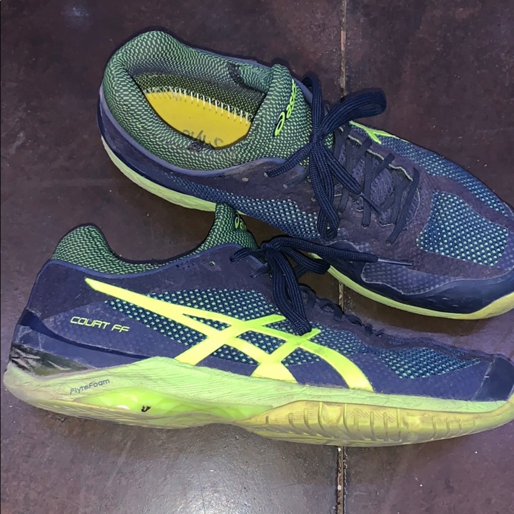 shoes - Picture 2 of 3